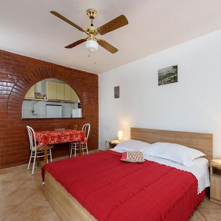 Apartments Mihaela トロギール エクステリア 写真