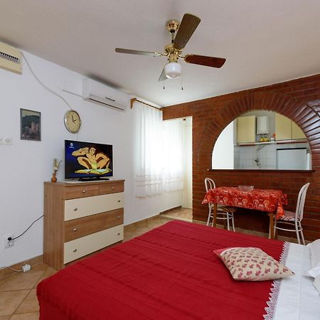 Apartments Mihaela トロギール エクステリア 写真