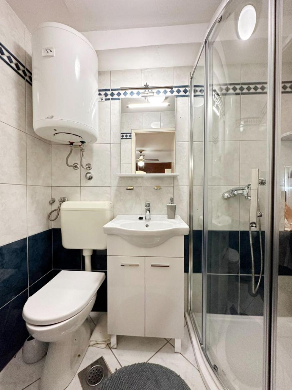 Apartments Mihaela トロギール エクステリア 写真